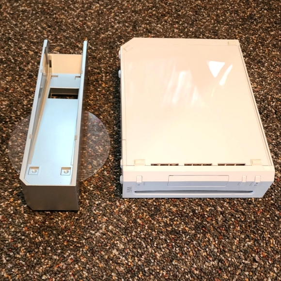 Nintendo Wii Console with Remote, Sensor Bar, AV Cable, AC Adapter & More - Picture 6 of 12